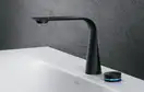 Электронный смеситель для раковины на 2 отверстия с питанием от сети Duravit D.1 (цвет - чёрный матовый), без донного клапана (D11100007046) фото 2 Aquada.com.ua