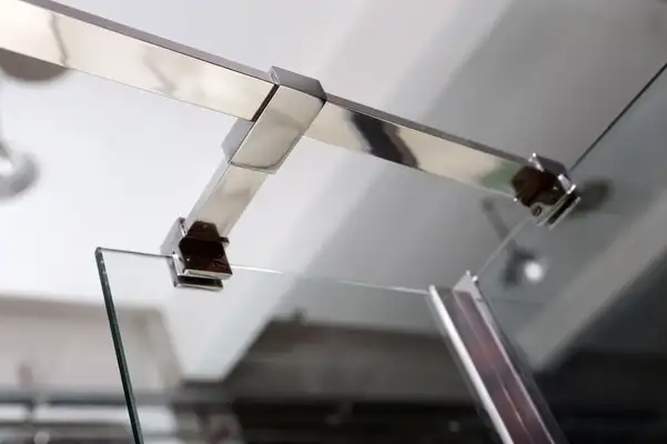 VOLLE Стенка Walk-In 90*190см + стенка Walk-In 40*190см + держатель стекла D 1000мм + держатель стекла Е 100мм + профиль (18-08-10194) фото 3 Aquada.com.ua