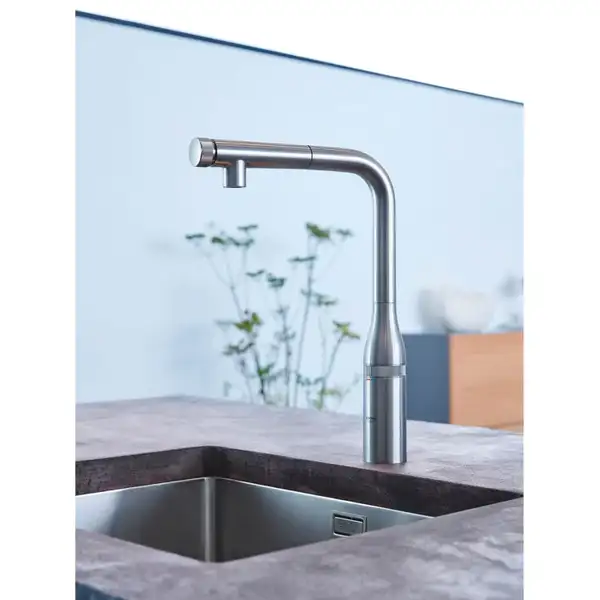 Змішувач для кухні з висувним виливом Grohe Essence SmartControl (31615DC0)