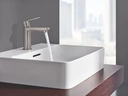 Смеситель однорычажный для раковины Grohe Lineare DN 15 S-Size (цвет - хром) с доным клапаном (32114001) фото 2 Aquada.com.ua Смеситель однорычажный для раковины Grohe Lineare DN 15 S-Size (цвет - хром) с доным клапаном (32114001) фото 2 Aquada.com.ua