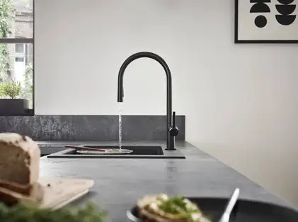 Смеситель для кухни Hansgrohe Talis M54 210 (цвет - чёрный матовый), с вытяжным душем (72801670) фото 3 Aquada.com.ua