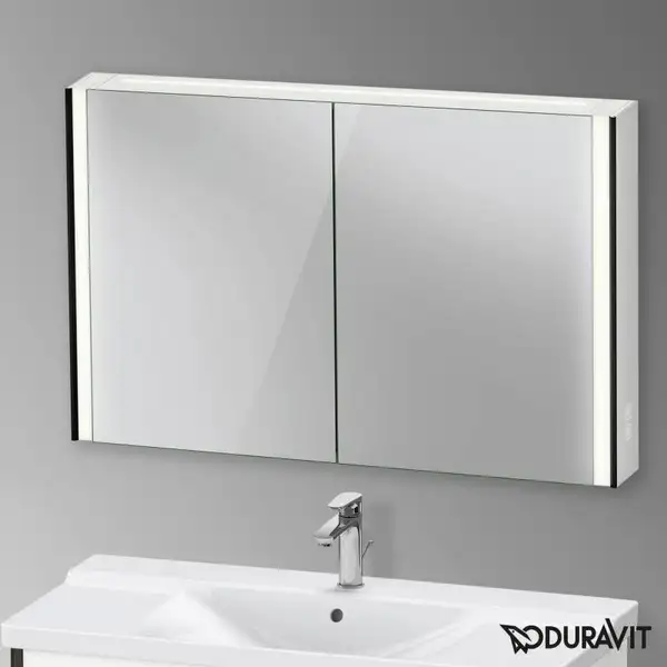 Зеркальный шкафчик с LED подсветкой Duravit XViu 122 х 15,6 х h80 см, версия «icon» (XV71440B2B2) фото 2 Aquada.com.ua Зеркальный шкафчик с LED подсветкой Duravit XViu 122 х 15,6 х h80 см, версия «icon» (XV71440B2B2) фото 2 Aquada.com.ua