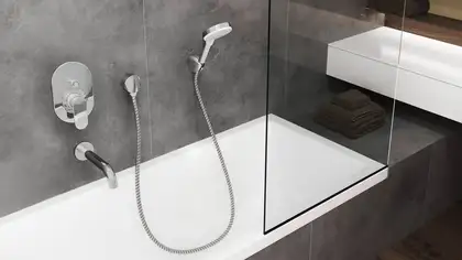Излив для ванны 204 мм Hansgrohe Vernis Blend (цвет - хром) (71420000) фото 2 Aquada.com.ua