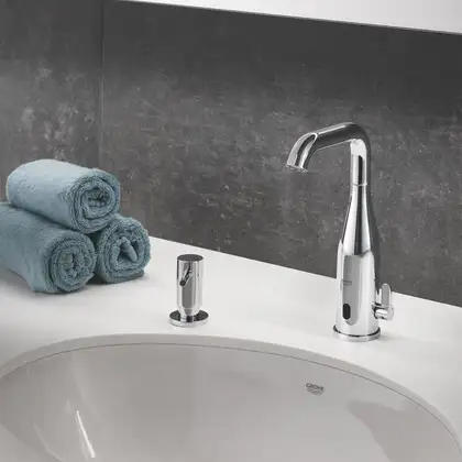 Grohe Bau Ceramic Встраиваемая раковина 55, белая (39423000) Grohe Bau Ceramic Встраиваемая раковина 55, белая (39423000)