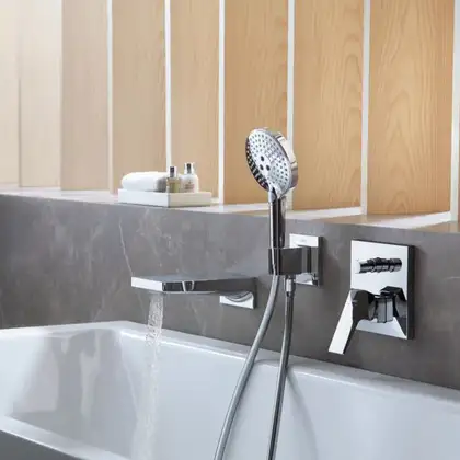Вилив для ванни Hansgrohe Metropol (32542000) Вилив для ванни Hansgrohe Metropol (32542000)