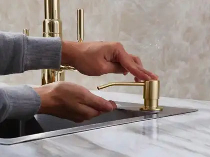 Врізний диспенсер для рідини REA BRUSHED GOLD 250 мл. (BAT-08001)