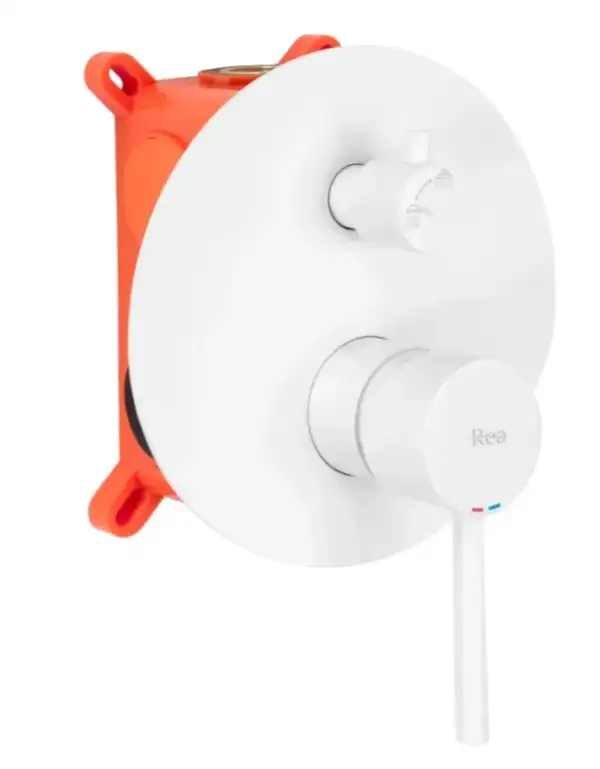Смеситель для ванны и душа REA LUNGO WHITE MATT + BOX скрытого монтажа (REA-B6440)