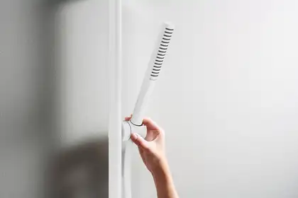 Hansgrohe Pulsify S 100 Душевой гарнитур, белый матовый (24372700) Hansgrohe Pulsify S 100 Душевой гарнитур, белый матовый (24372700)
