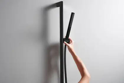 Душовий гарнітур Hansgrohe Pulsify S 100 1jet EcoSmart+ зі штангою 90 см (колір - чорний матовий) 24383670 Душовий гарнітур Hansgrohe Pulsify S 100 1jet EcoSmart+ зі штангою 90 см (колір - чорний матовий) 24383670