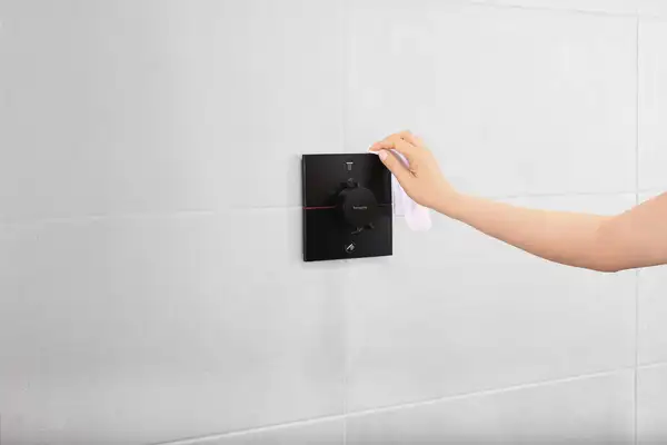 Hansgrohe ShowerSelect Comfort E Термостат, чорний (15572670) Hansgrohe ShowerSelect Comfort E Термостат, чорний (15572670)