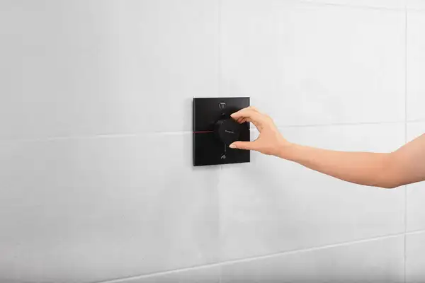 Hansgrohe ShowerSelect Comfort E Термостат, чорний (15572670) Hansgrohe ShowerSelect Comfort E Термостат, чорний (15572670)
