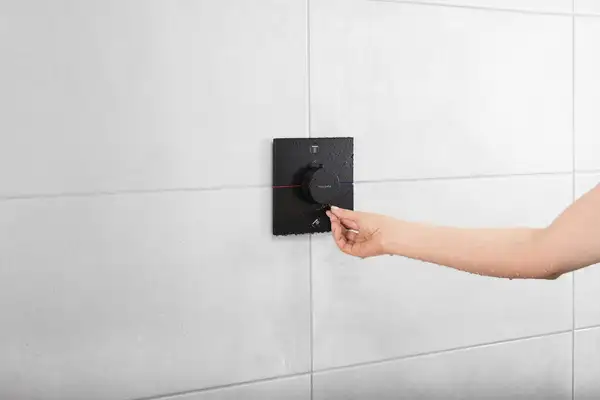 Hansgrohe ShowerSelect Comfort E Термостат, чорний (15572670) Hansgrohe ShowerSelect Comfort E Термостат, чорний (15572670)