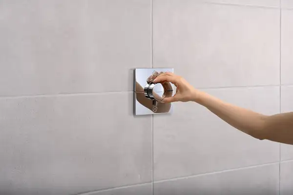 Термостат на 2 потребителя со встроенной защитной комбинацией EN 1717 Hansgrohe ShowerSelect Comfort E (цвет - хром) 15578000