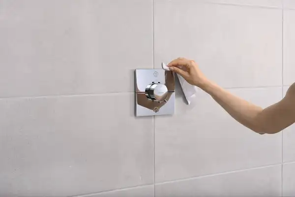 Термостат на 2 потребителя со встроенной защитной комбинацией EN 1717 Hansgrohe ShowerSelect Comfort E (цвет - хром) 15578000