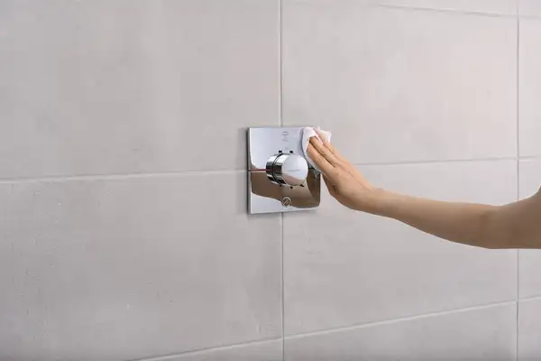 Термостат на 2 потребителя со встроенной защитной комбинацией EN 1717 Hansgrohe ShowerSelect Comfort E (цвет - хром) 15578000