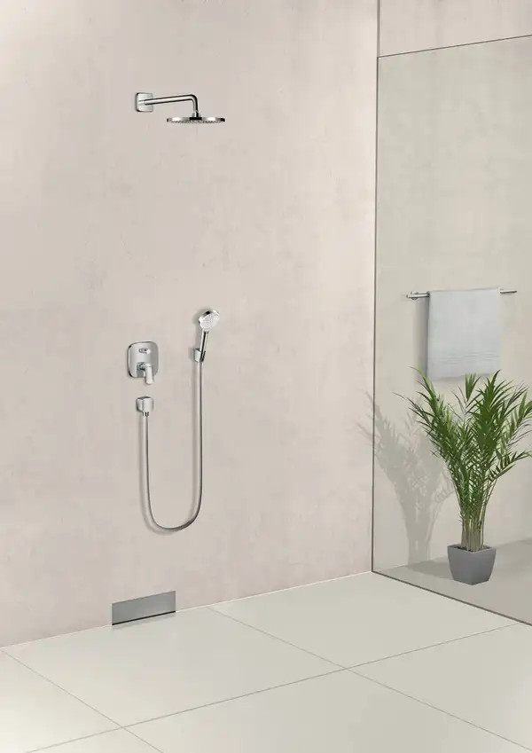 Смеситель для ванны/душа, со встроенной защитной комбинацией Hansgrohe Logis (цвет - хром) 71407000 Смеситель для ванны/душа, со встроенной защитной комбинацией Hansgrohe Logis (цвет - хром) 71407000