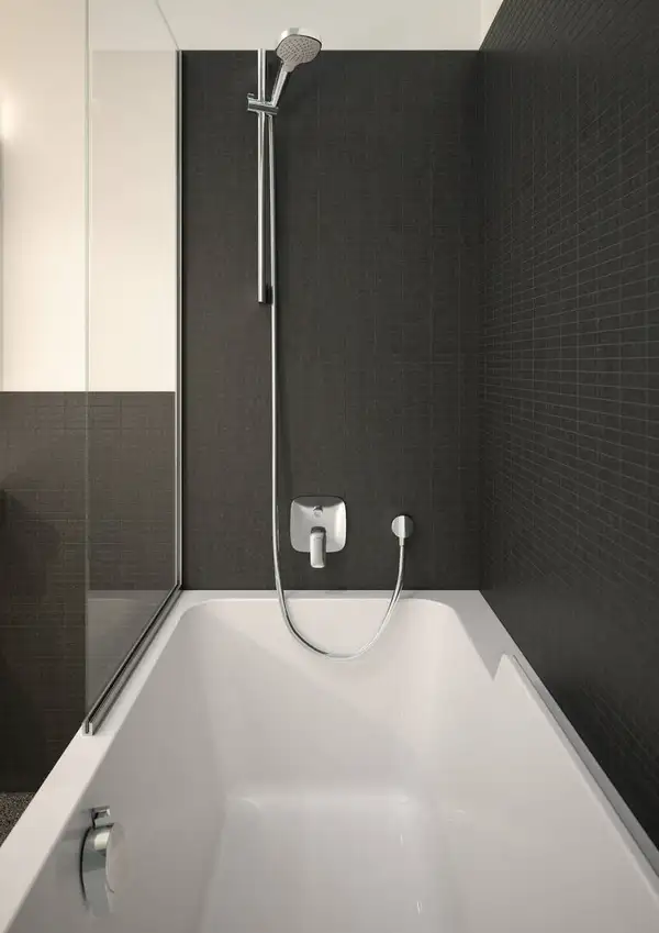Смеситель для ванны/душа, со встроенной защитной комбинацией Hansgrohe Logis (цвет - хром) 71407000 Смеситель для ванны/душа, со встроенной защитной комбинацией Hansgrohe Logis (цвет - хром) 71407000