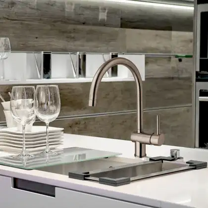 Смеситель для кухни Paffoni Light (цвет - хром) (LIG280CR) Смеситель для кухни Paffoni Light (цвет - хром) (LIG280CR)