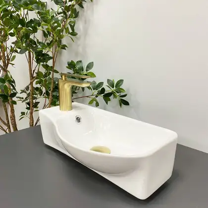 Умывальник (раковина) VBI APRILIA WHITE подвесной (VBI-015606) Умывальник (раковина) VBI APRILIA WHITE подвесной (VBI-015606)