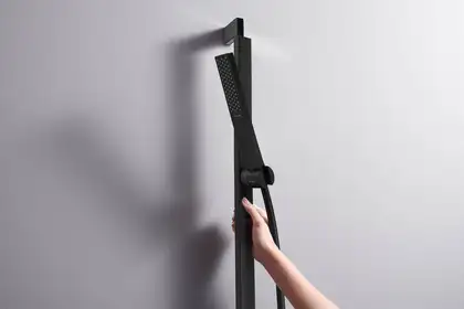 Душовий гарнітур Hansgrohe Pulsify E 100 1jet EcoSmart+ зі штангою 65 см (колір - чорний матовий) 24371670 Душовий гарнітур Hansgrohe Pulsify E 100 1jet EcoSmart+ зі штангою 65 см (колір - чорний матовий) 24371670