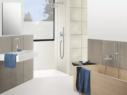 Grohe Euphoria Cosmopolitan Душевой набор, хром (27369000) Grohe Euphoria Cosmopolitan Душевой набор, хром (27369000)