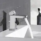 Змішувач для умивальника з дон. клапаном Grohe Eurocube (23127000)