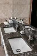Змішувач для раковини L-розміру Grohe Essence New (23541001)