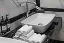 Змішувач для раковини L-розміру Grohe Essence New (23541001)