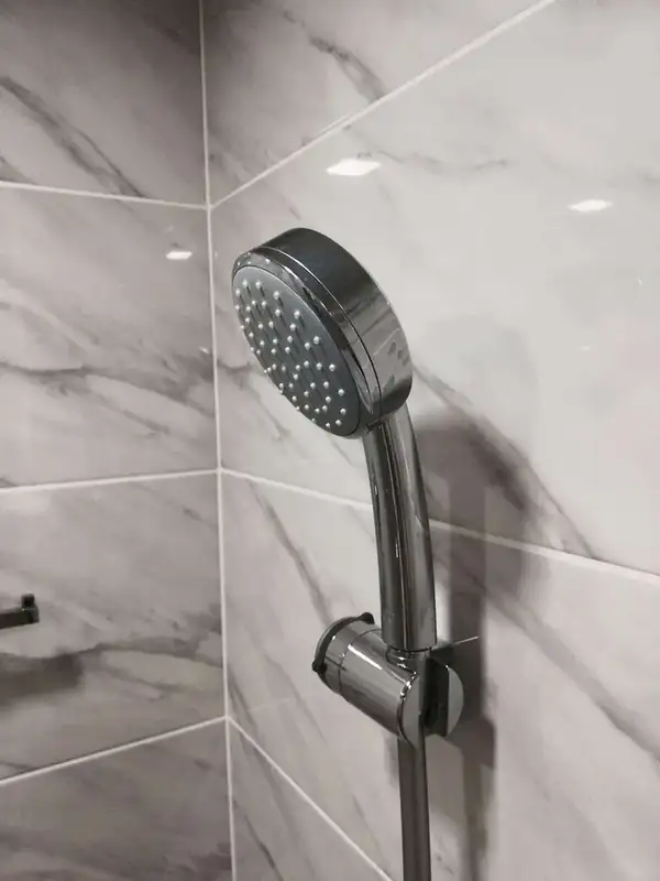 Душовий набір з тримачем, 3 режими струменя Grohe New Tempesta Cosmopolitan (27584002) Душовий набір з тримачем, 3 режими струменя Grohe New Tempesta Cosmopolitan (27584002)