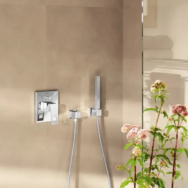 Grohe Euphoria Cube Душевой набор, хром (27703000) Grohe Euphoria Cube Душевой набор, хром (27703000)