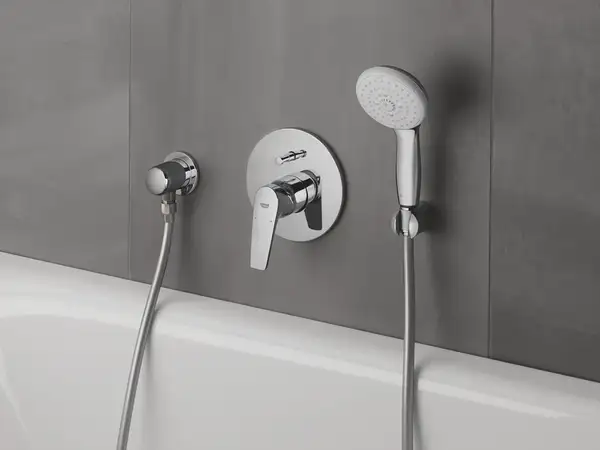 Душовий набір з тримачем, 3 режими струменя Grohe New Tempesta Classic (27849001) Душовий набір з тримачем, 3 режими струменя Grohe New Tempesta Classic (27849001)