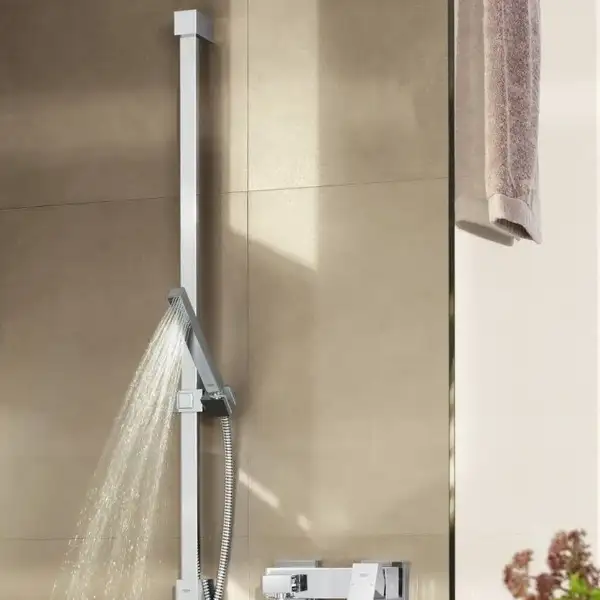 Душовий гарнітур зі штангою, 1 режим струменю Grohe Euphoria Cube (27936000) Душовий гарнітур зі штангою, 1 режим струменю Grohe Euphoria Cube (27936000)