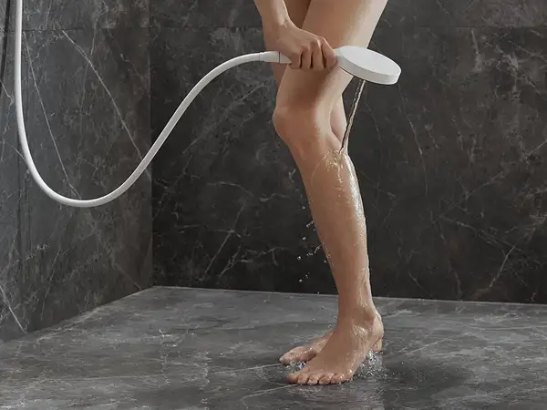 Душевой гарнитур Hansgrohe Rainfinity (цвет - белый матовый/чёрный), 3 типа струи, шланг 1250 мм (26852700) фото 4 Aquada.com.ua Душевой гарнитур Hansgrohe Rainfinity (цвет - белый матовый/чёрный), 3 типа струи, шланг 1250 мм (26852700) фото 4 Aquada.com.ua
