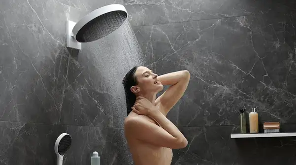 Душевой гарнитур Hansgrohe Rainfinity (цвет - белый матовый/чёрный), 3 типа струи, шланг 1250 мм (26852700) фото 5 Aquada.com.ua Душевой гарнитур Hansgrohe Rainfinity (цвет - белый матовый/чёрный), 3 типа струи, шланг 1250 мм (26852700) фото 5 Aquada.com.ua