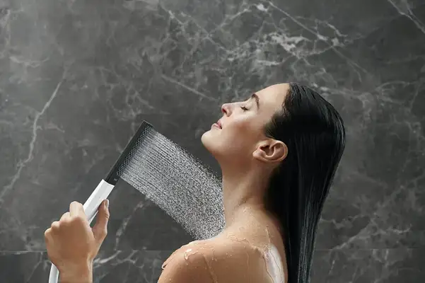 Душевой гарнитур Hansgrohe Rainfinity (цвет - белый матовый/чёрный), 1 тип струи, шланг 1250 мм (26857700) фото 2 Aquada.com.ua Душевой гарнитур Hansgrohe Rainfinity (цвет - белый матовый/чёрный), 1 тип струи, шланг 1250 мм (26857700) фото 2 Aquada.com.ua