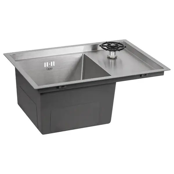 Кухонна мийка з кришкою та омивачем Qtap DC5638 Satin 3.0/1.2 мм (QTDC56383012) (QTDC56383012) фото 5 Aquada.com.ua