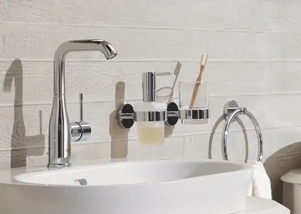 GROHE Набор аксессуаров Essentials (40344001) фото 4 Aquada.com.ua GROHE Набор аксессуаров Essentials (40344001) фото 4 Aquada.com.ua