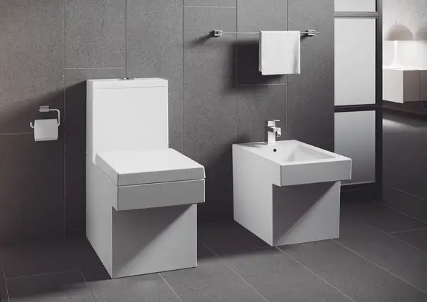 Набір аксесуарів 3 в 1 Grohe Essentials Cube New (40757001)