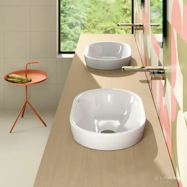 Раковина накладная на столешницу Catalano Sfera 55 x 35 см (155ASF00) фото 2 Aquada.com.ua Раковина накладная на столешницу Catalano Sfera 55 x 35 см (155ASF00) фото 2 Aquada.com.ua