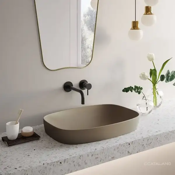Раковина накладная на столешницу Catalano Green Lux / Colori 65 х 40 см, коричневый матовый (165AGRLXMS) фото 2 Aquada.com.ua Раковина накладная на столешницу Catalano Green Lux / Colori 65 х 40 см, коричневый матовый (165AGRLXMS) фото 2 Aquada.com.ua