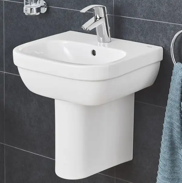 Умивальник підвісний Grohe Euro Ceramic 45, білий (39324000) Умивальник підвісний Grohe Euro Ceramic 45, білий (39324000)