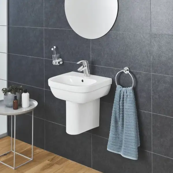 Полупьедестал для умивальника Grohe Euro Ceramic 50 см, білий (39325000) Полупьедестал для умивальника Grohe Euro Ceramic 50 см, білий (39325000)