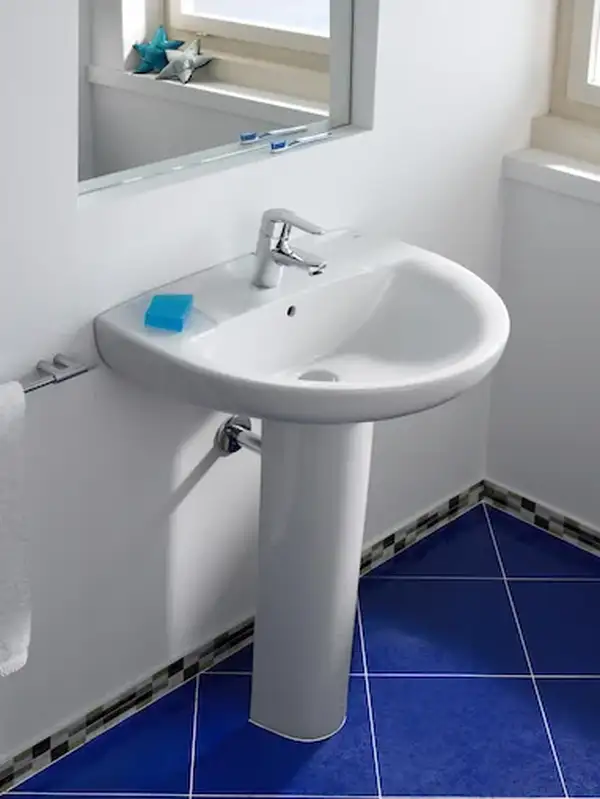 Roca VICTORIA умывальник 56см, без коробки (A325393000) Roca VICTORIA умывальник 56см, без коробки (A325393000)