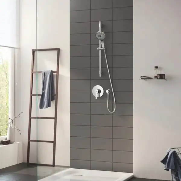Змішувач для душа Grohe Lineare New (24063001) Змішувач для душа Grohe Lineare New (24063001)