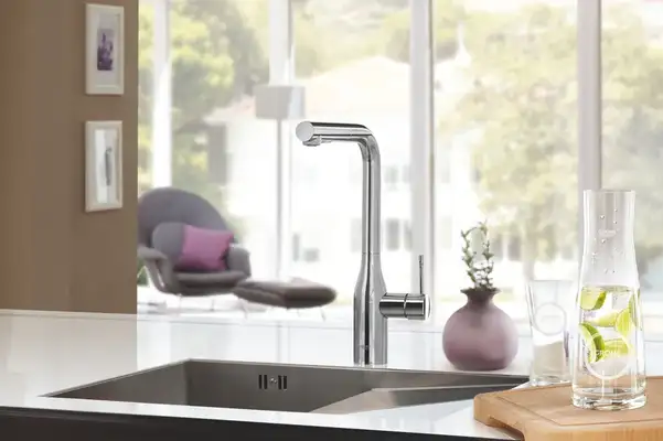 Grohe Essence New Смеситель кухонный, хром (30270000) Grohe Essence New Смеситель кухонный, хром (30270000)