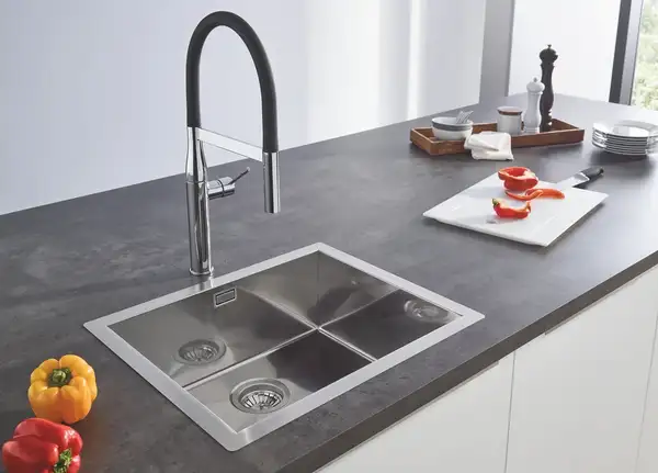 Grohe Essence New Смеситель для кухни, хром (30294000) Grohe Essence New Смеситель для кухни, хром (30294000)