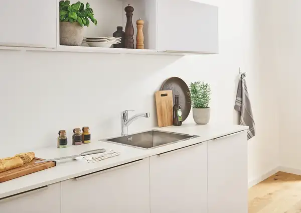 Змішувач для кухні з висувним виливом Grohe Eurosmart (30305000)