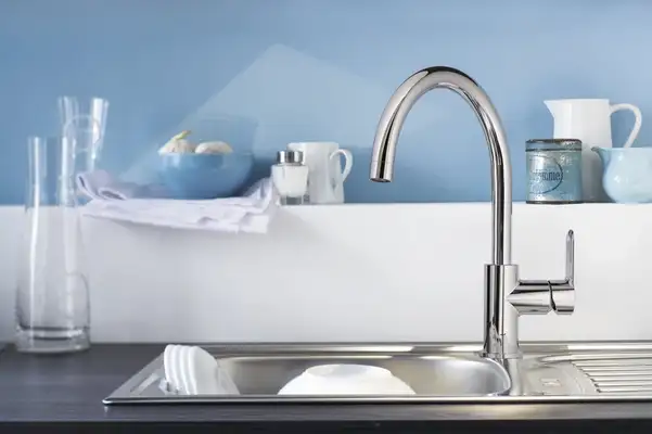 Смеситель однорычажный для кухни Grohe BauEdge DN 15 (цвет - хром) (31367000) фото 4 Aquada.com.ua