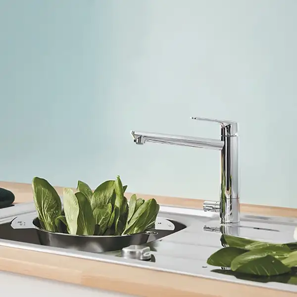 Смеситель для кухни Grohe Bau Loop (цвет - хром) (31713000) Смеситель для кухни Grohe Bau Loop (цвет - хром) (31713000)