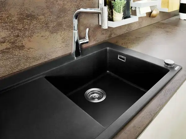 Смеситель для кухни Hansgrohe Metris Select 220 2jet, sBox (цвет - хром), с вытяжным душем (73805000) фото 2 Aquada.com.ua Смеситель для кухни Hansgrohe Metris Select 220 2jet, sBox (цвет - хром), с вытяжным душем (73805000) фото 2 Aquada.com.ua